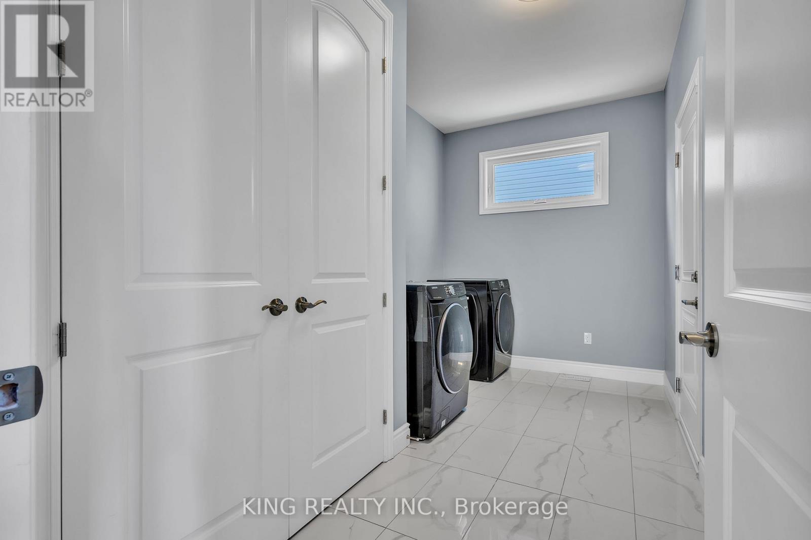 1464 Medway Park Drive Property Photo 13