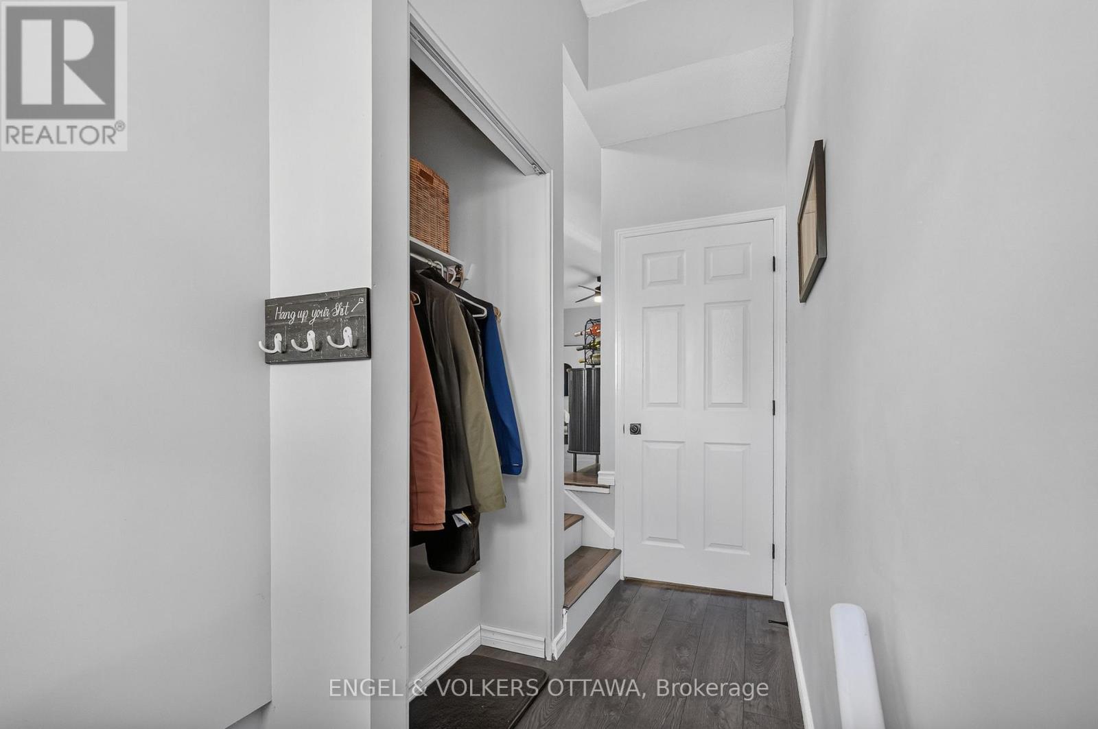 10 - 1160 Belanger Avenue Property Photo 3