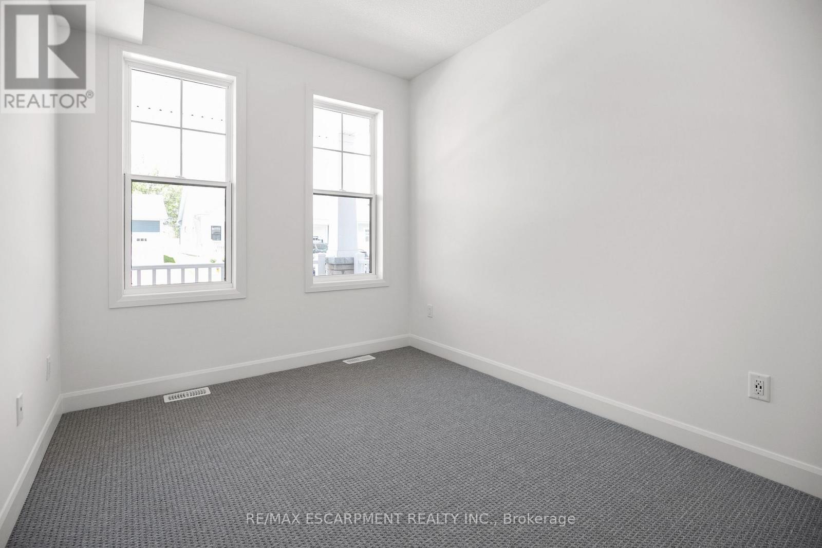 26 Beachwalk Crescent Property Photo 8