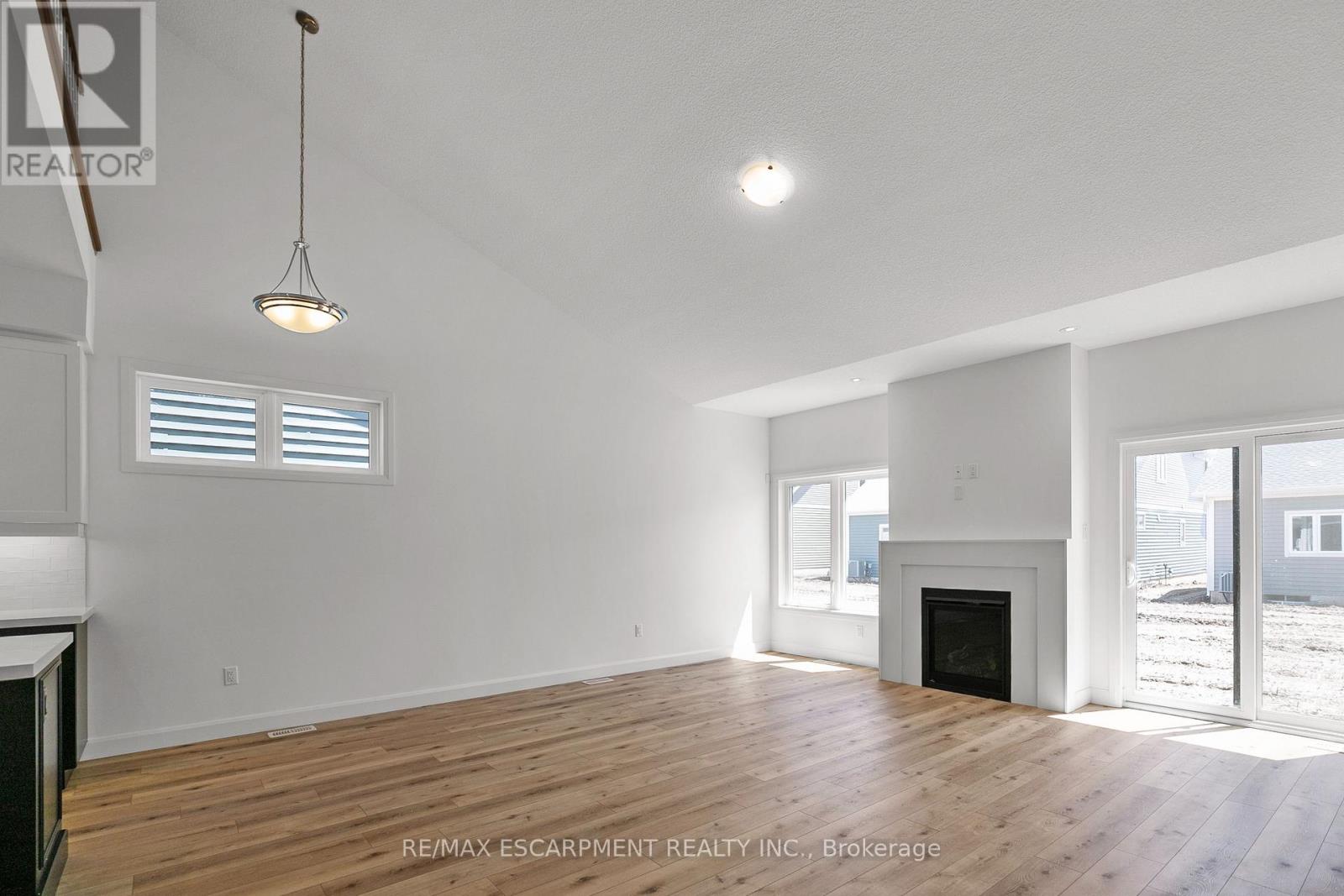 26 Beachwalk Crescent Property Photo 17