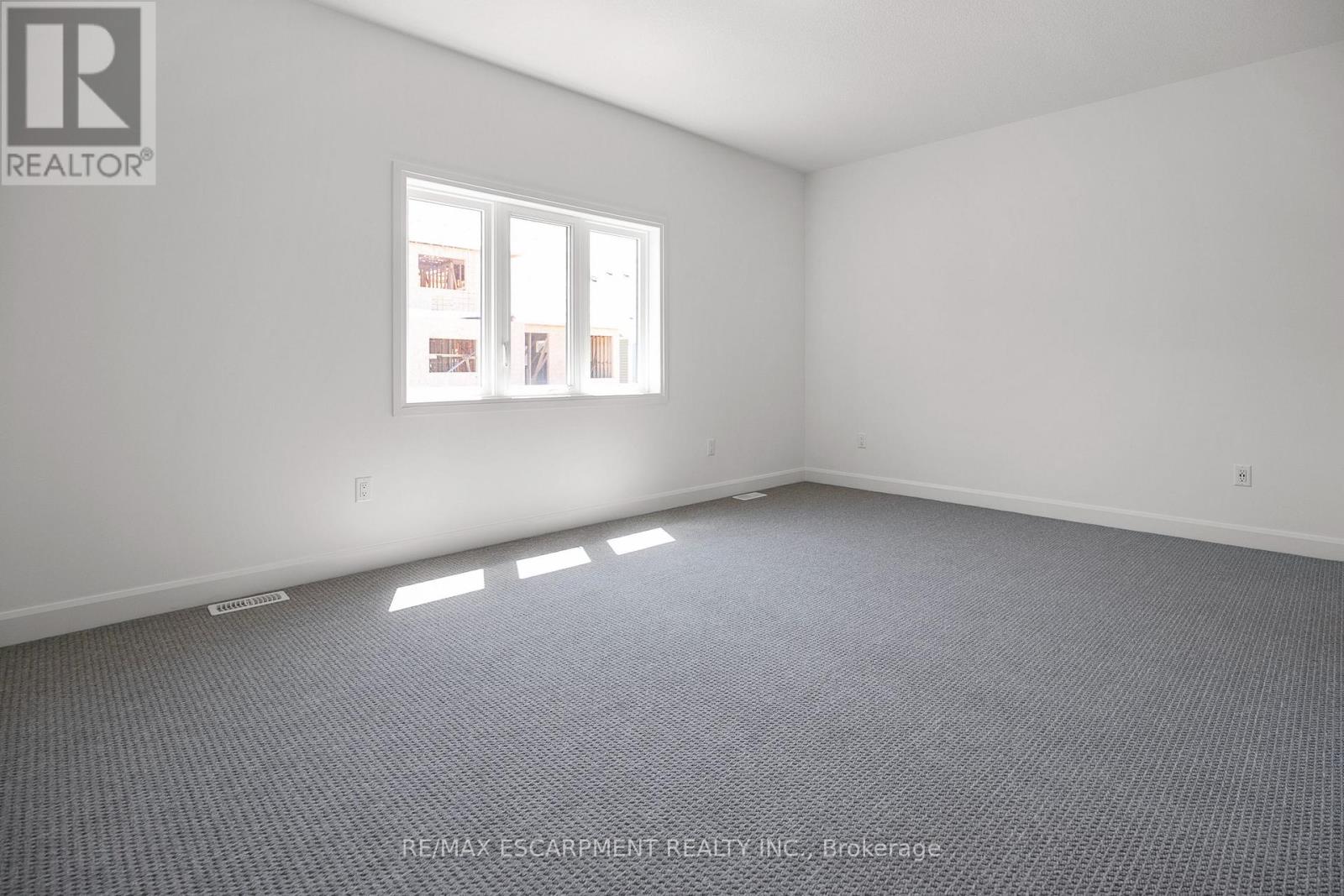26 Beachwalk Crescent Property Photo 23
