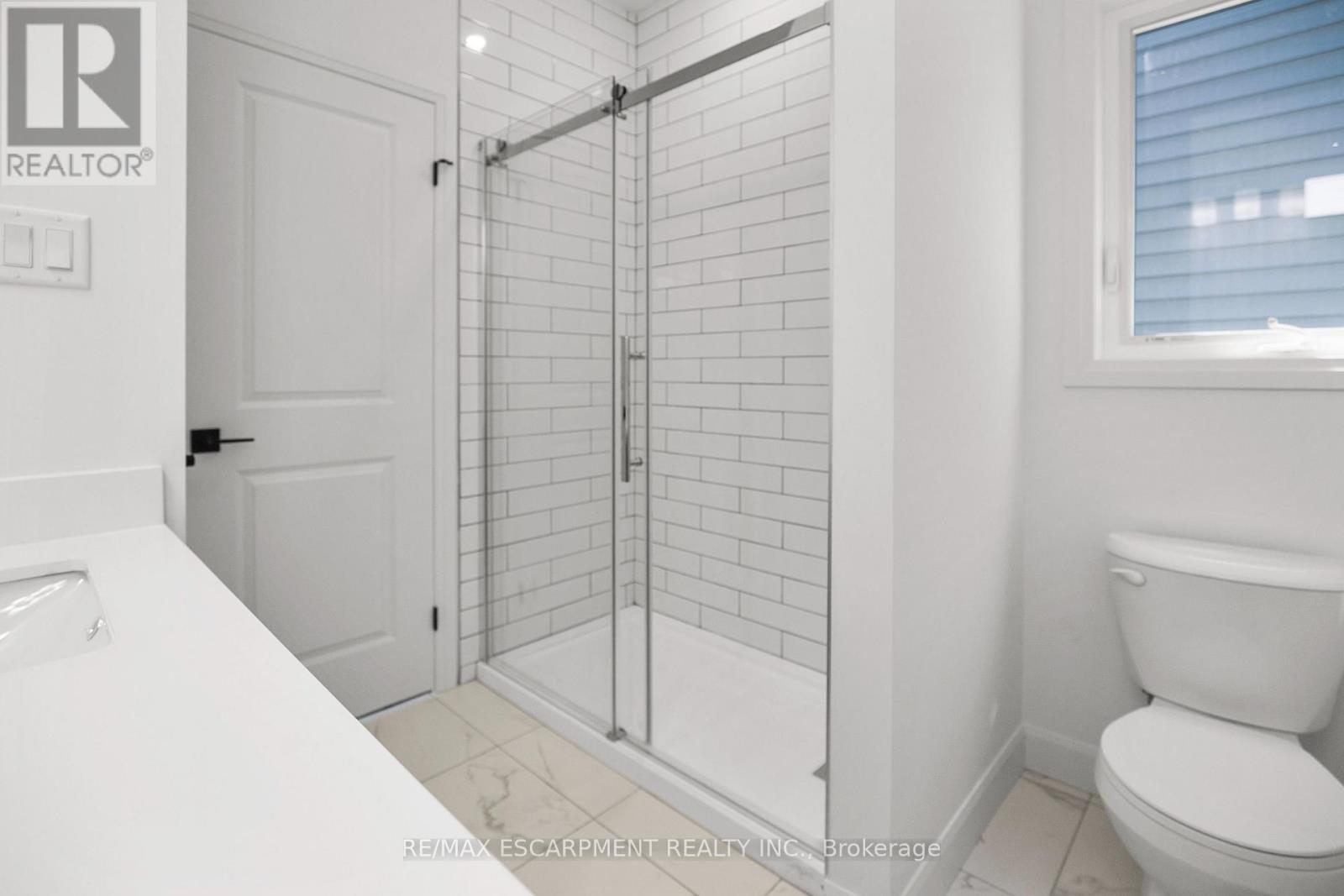 26 Beachwalk Crescent Property Photo 26