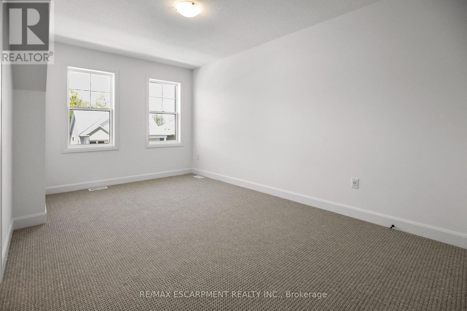 26 Beachwalk Crescent Property Photo 32
