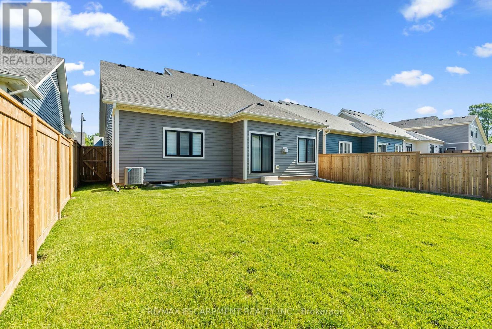 26 Beachwalk Crescent Property Photo 42