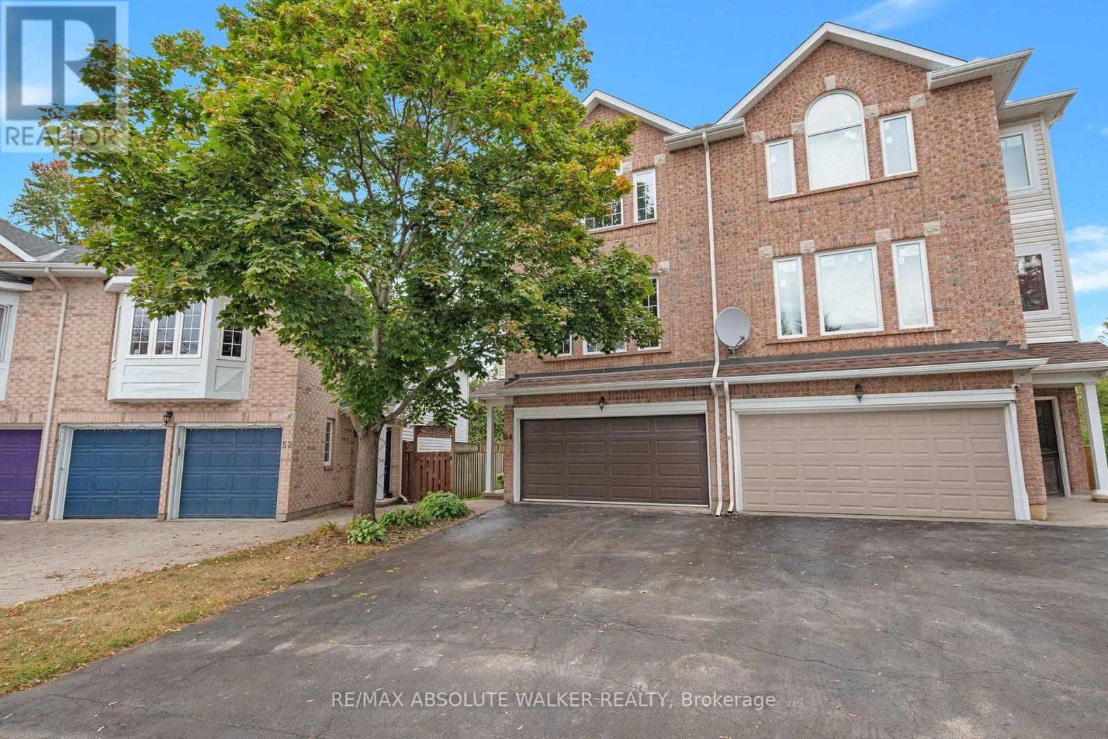 54 Castle Glen Crescent Property Photo 1