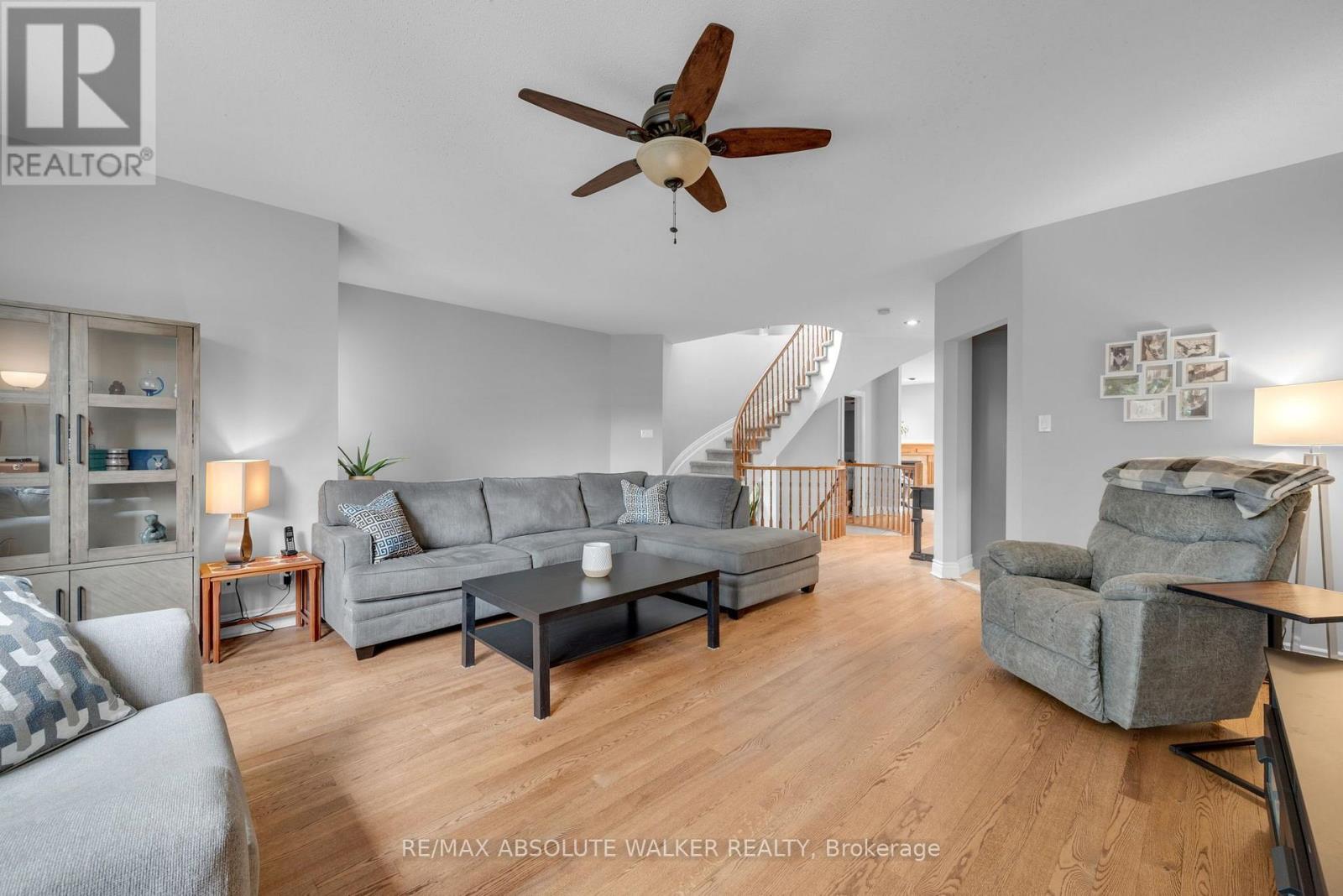 54 Castle Glen Crescent Property Photo 7