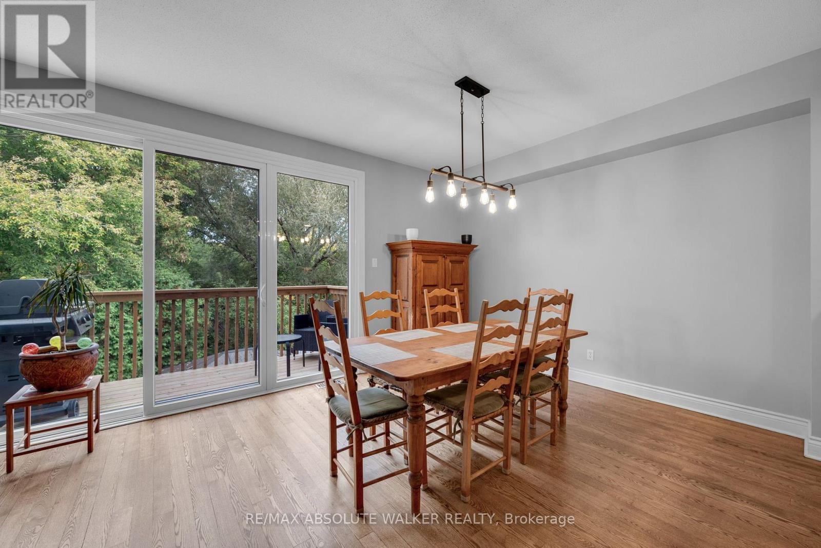 54 Castle Glen Crescent Property Photo 8