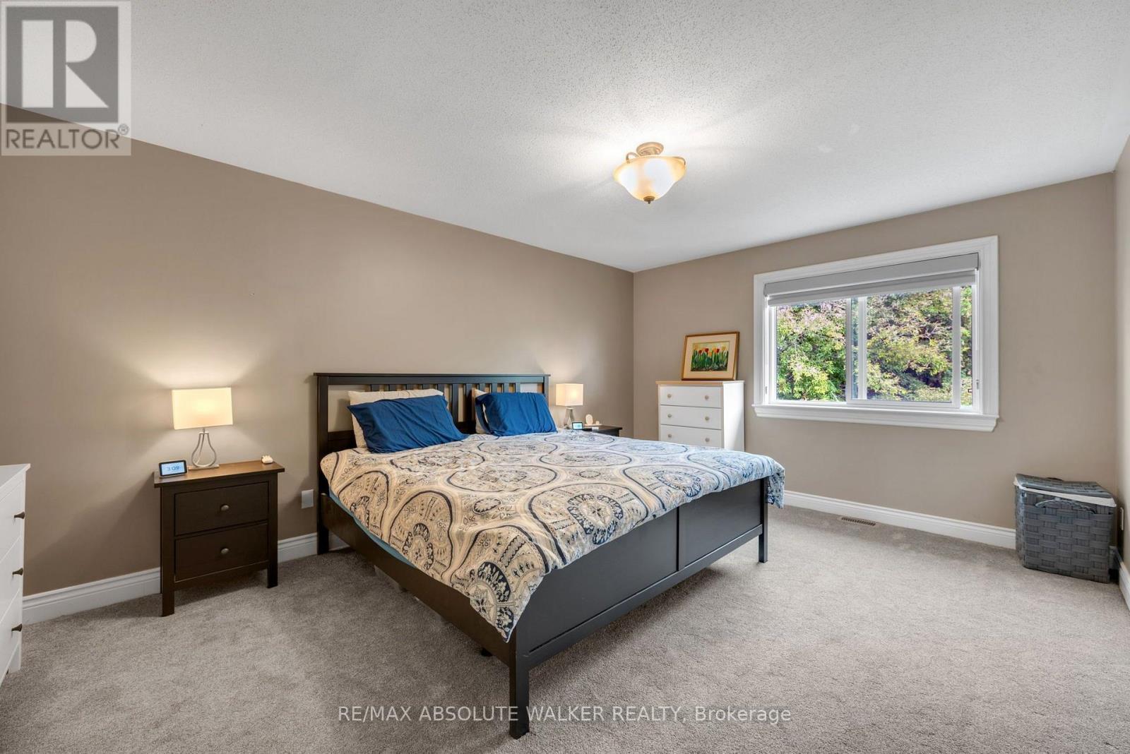 54 Castle Glen Crescent Property Photo 17