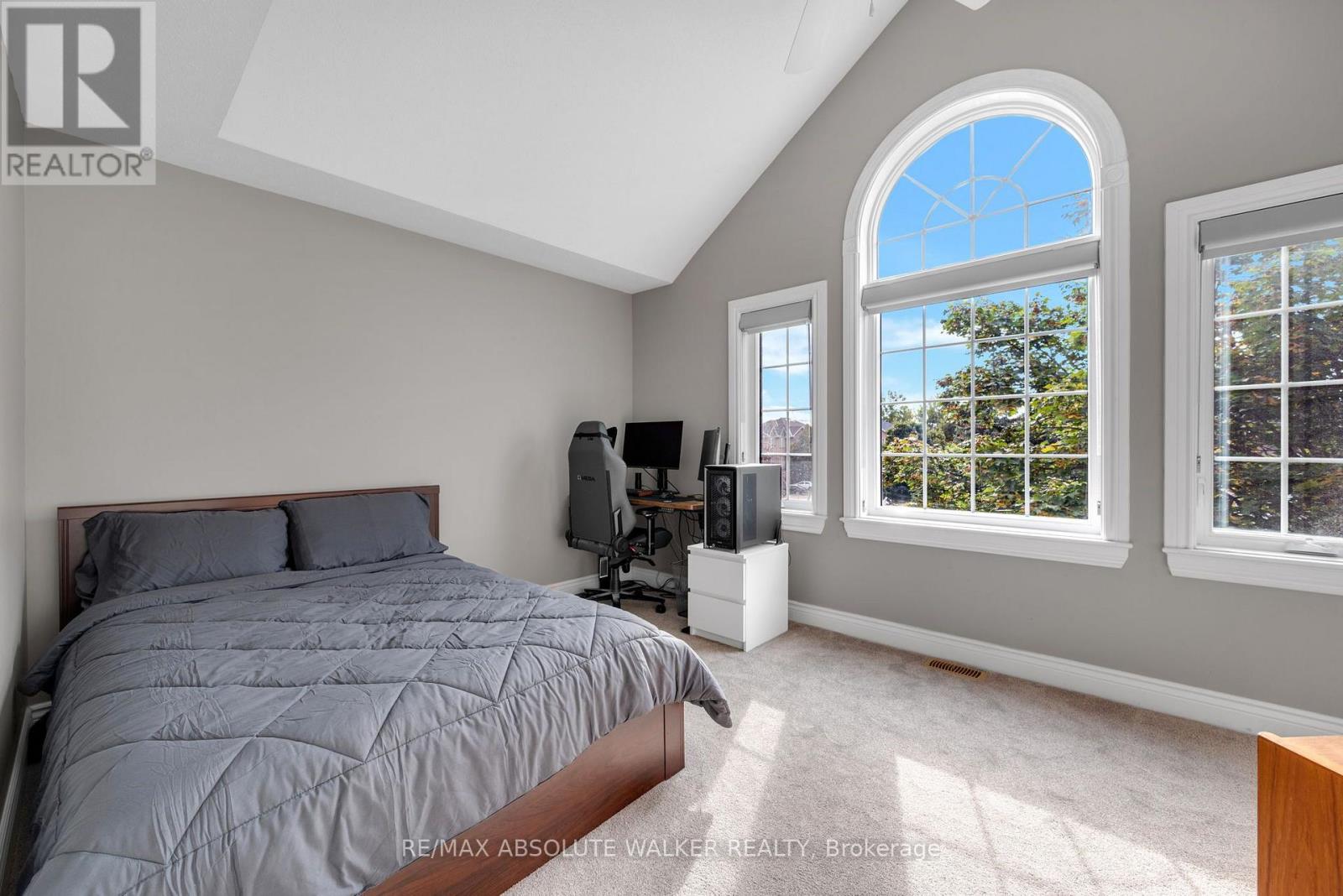 54 Castle Glen Crescent Property Photo 23