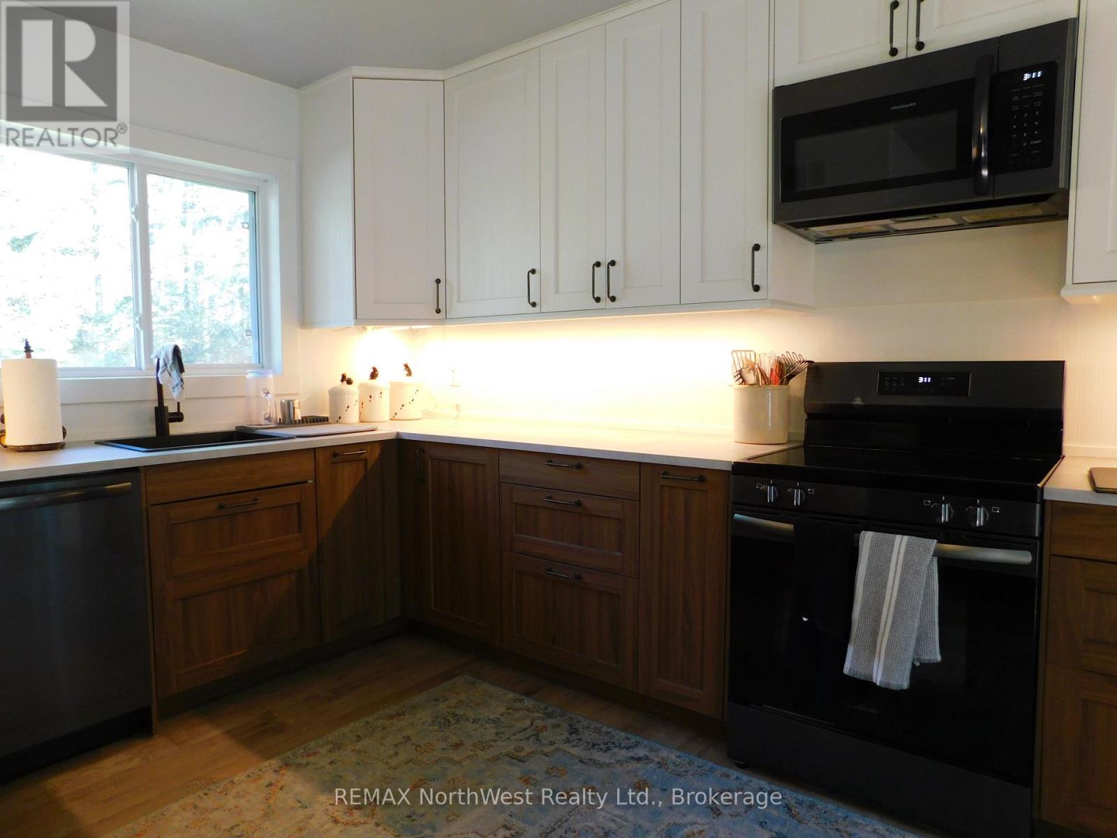 61 Shelley Lane Property Photo 6