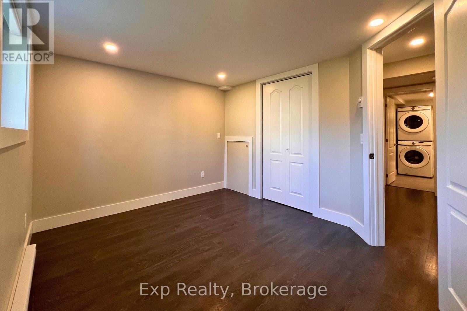 Unit B - 20 Munro Avenue Property Photo 12