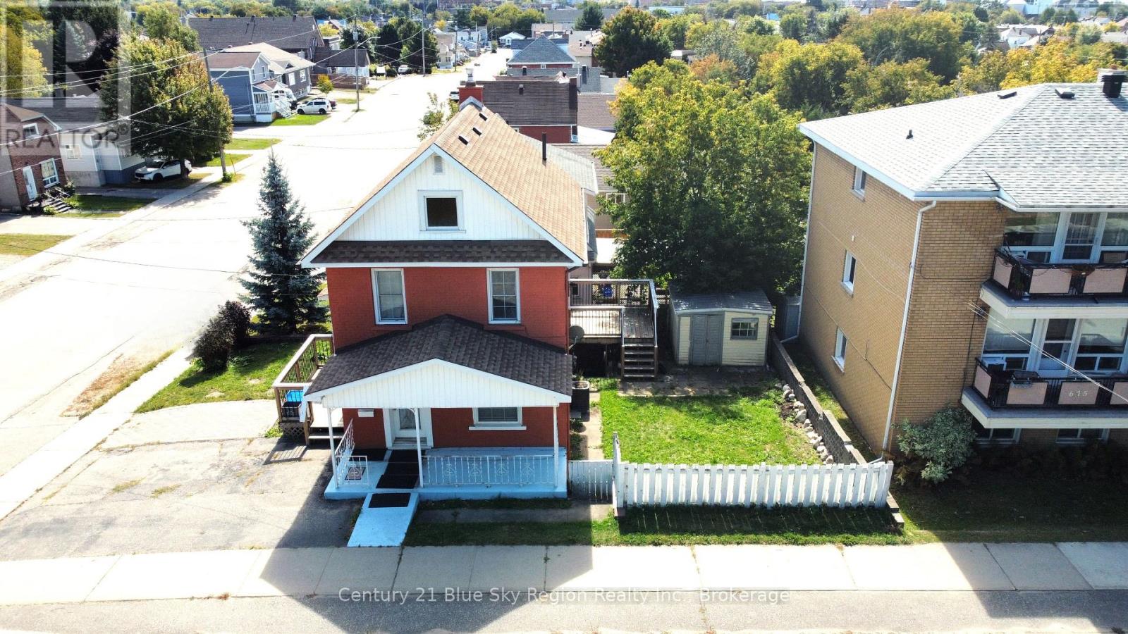 695 High Street Property Photo 3