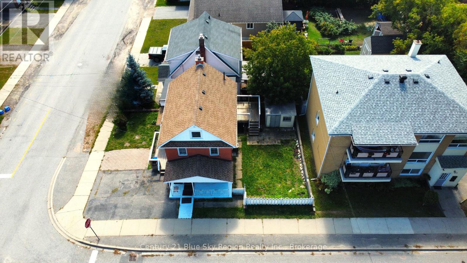 695 High Street Property Photo 4