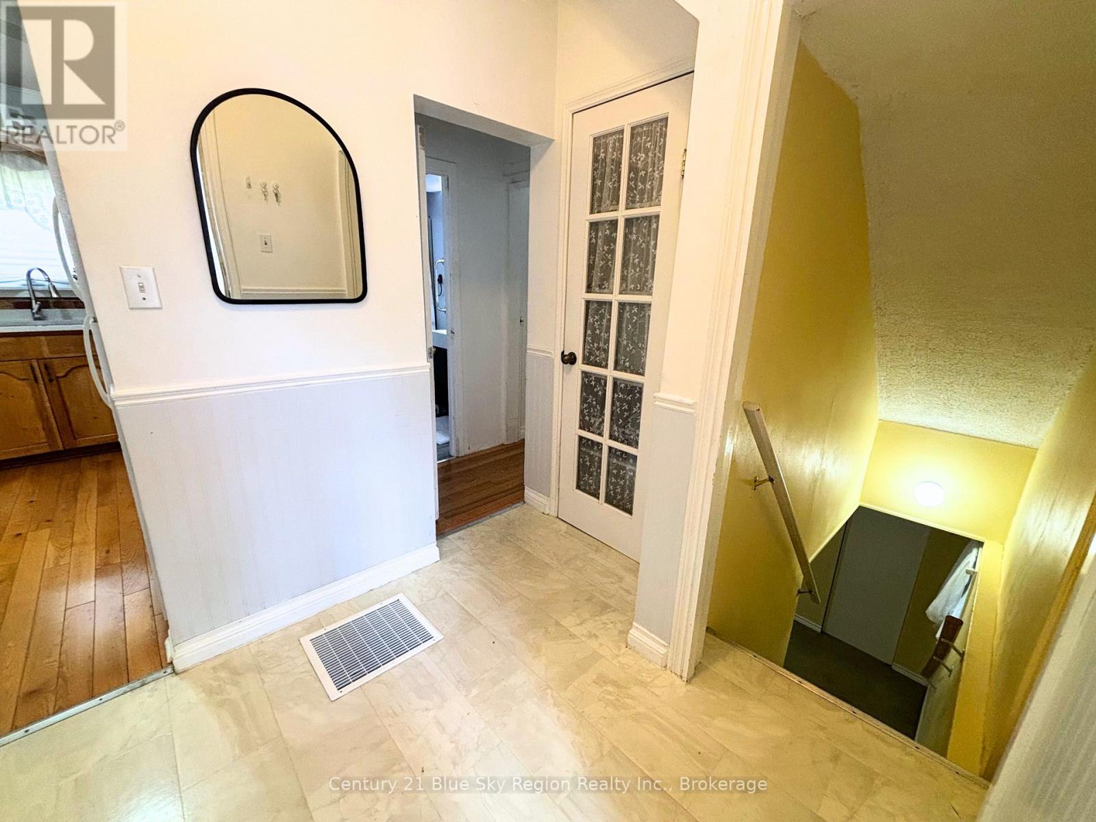 695 High Street Property Photo 8