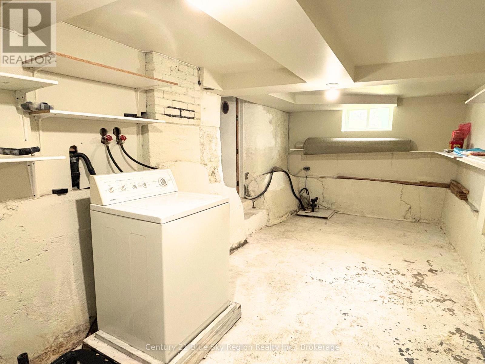 695 High Street Property Photo 13