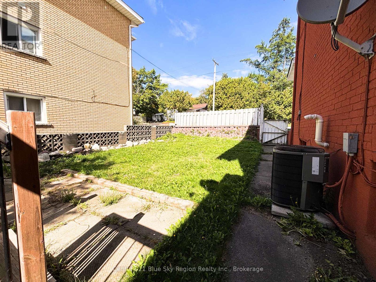 695 High Street Property Photo 15