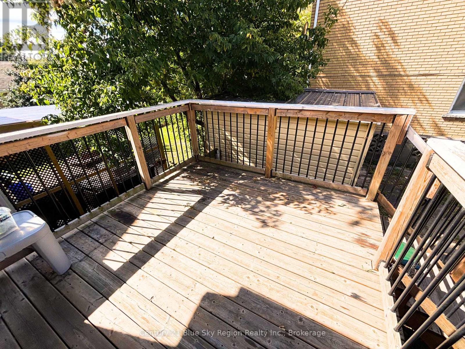 695 High Street Property Photo 18