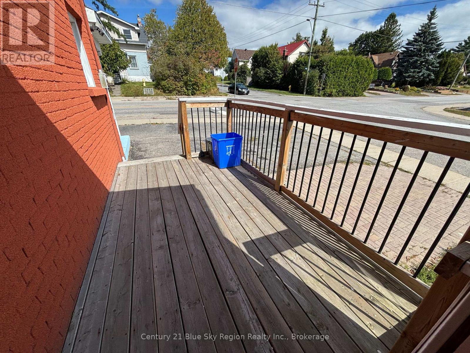 695 High Street Property Photo 20