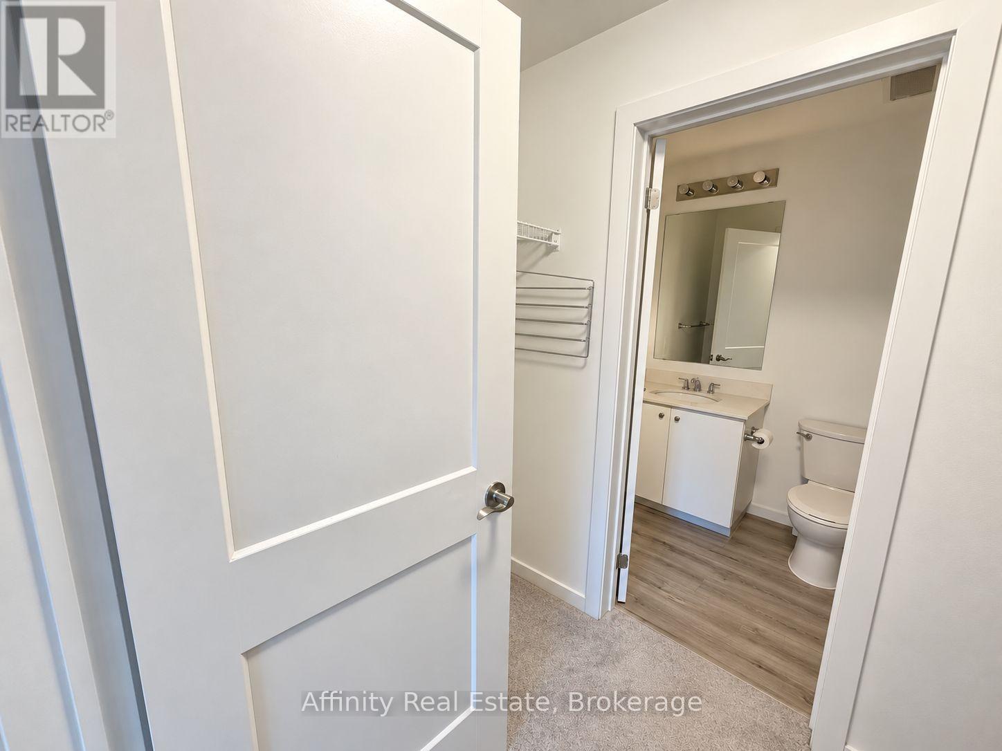 212 - 251 Northfield Drive E Property Photo 17