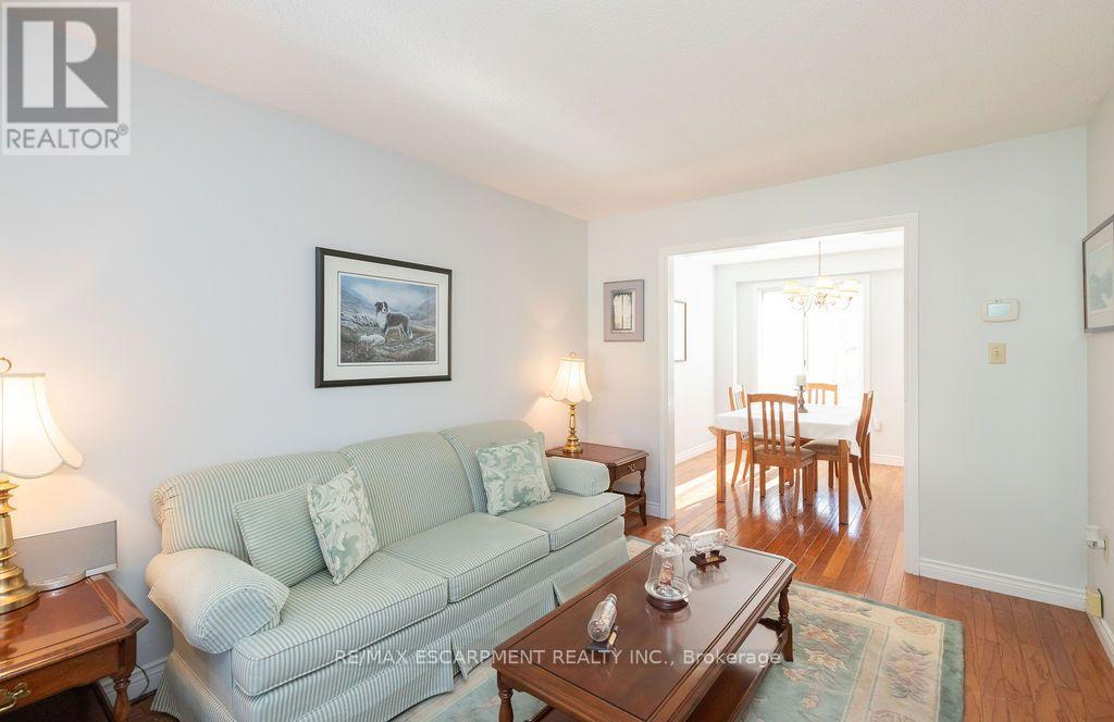 7 Falconridge Drive Property Photo 6