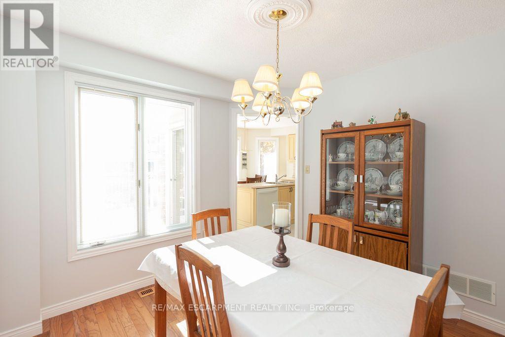 7 Falconridge Drive Property Photo 8