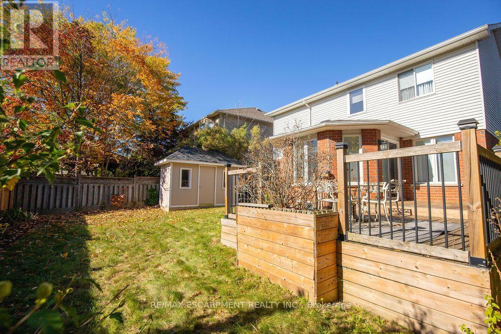 7 Falconridge Drive Property Photo 14
