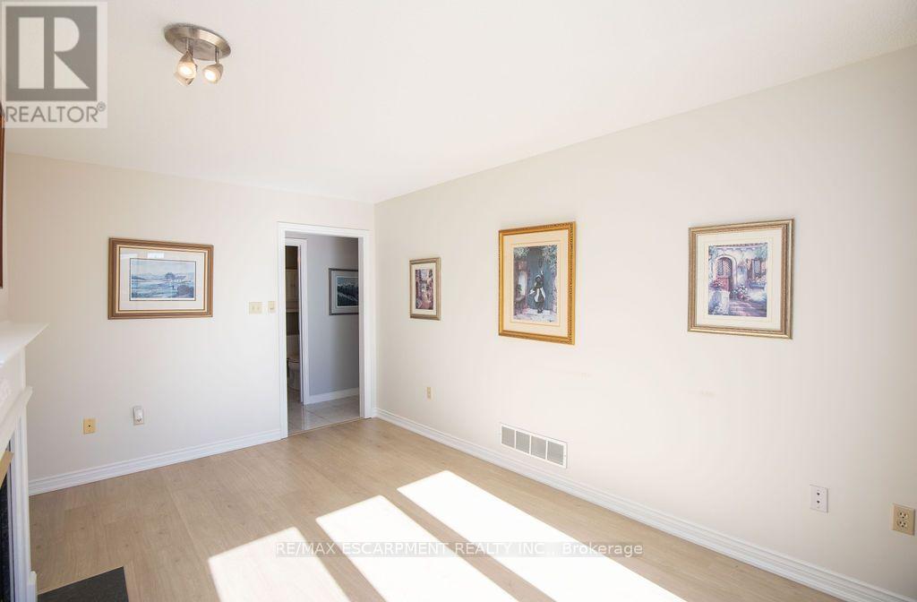 7 Falconridge Drive Property Photo 16