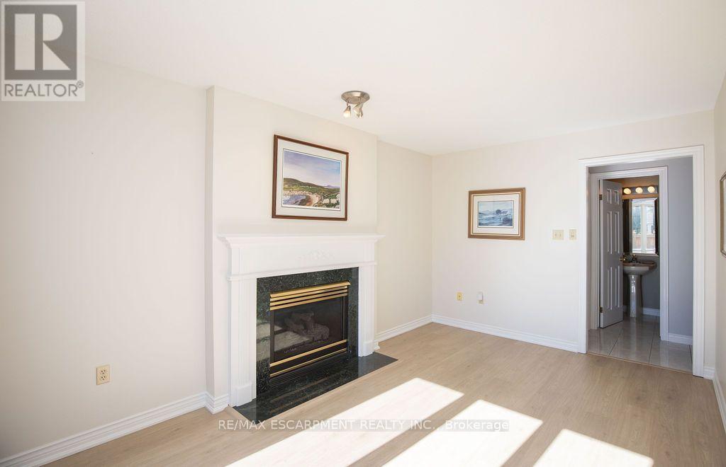 7 Falconridge Drive Property Photo 17