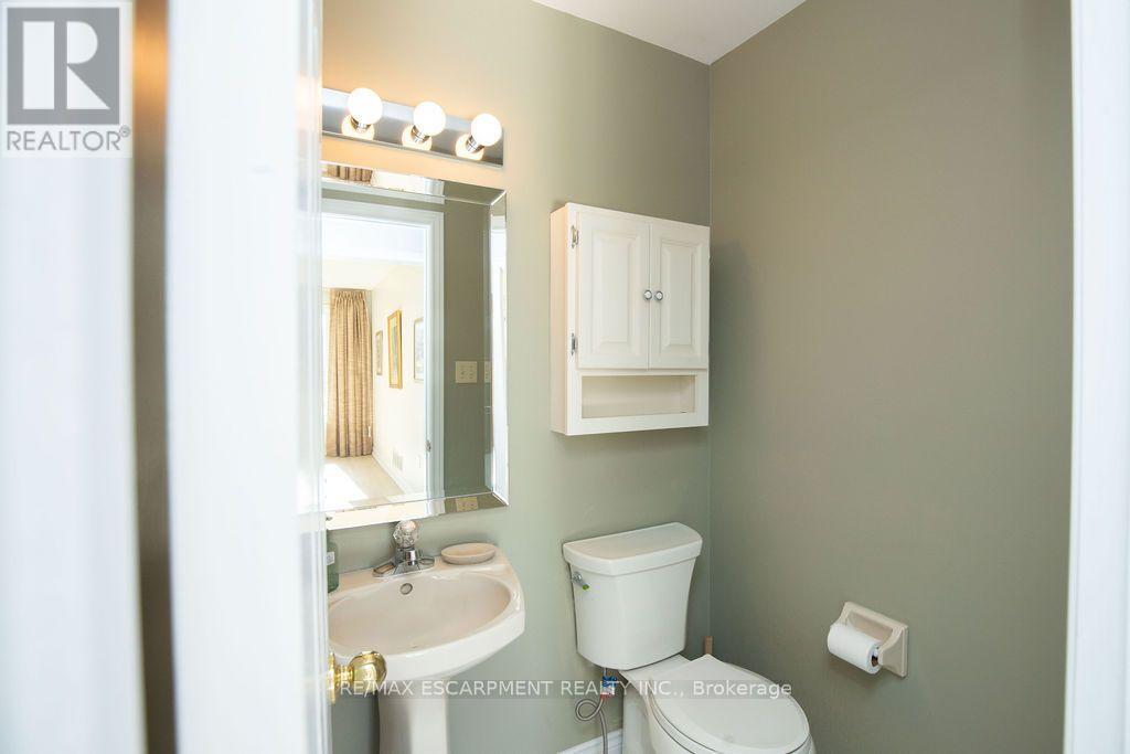 7 Falconridge Drive Property Photo 18