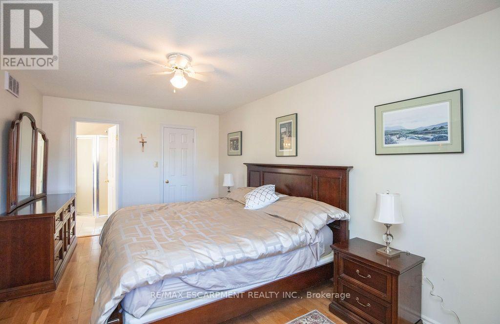 7 Falconridge Drive Property Photo 21