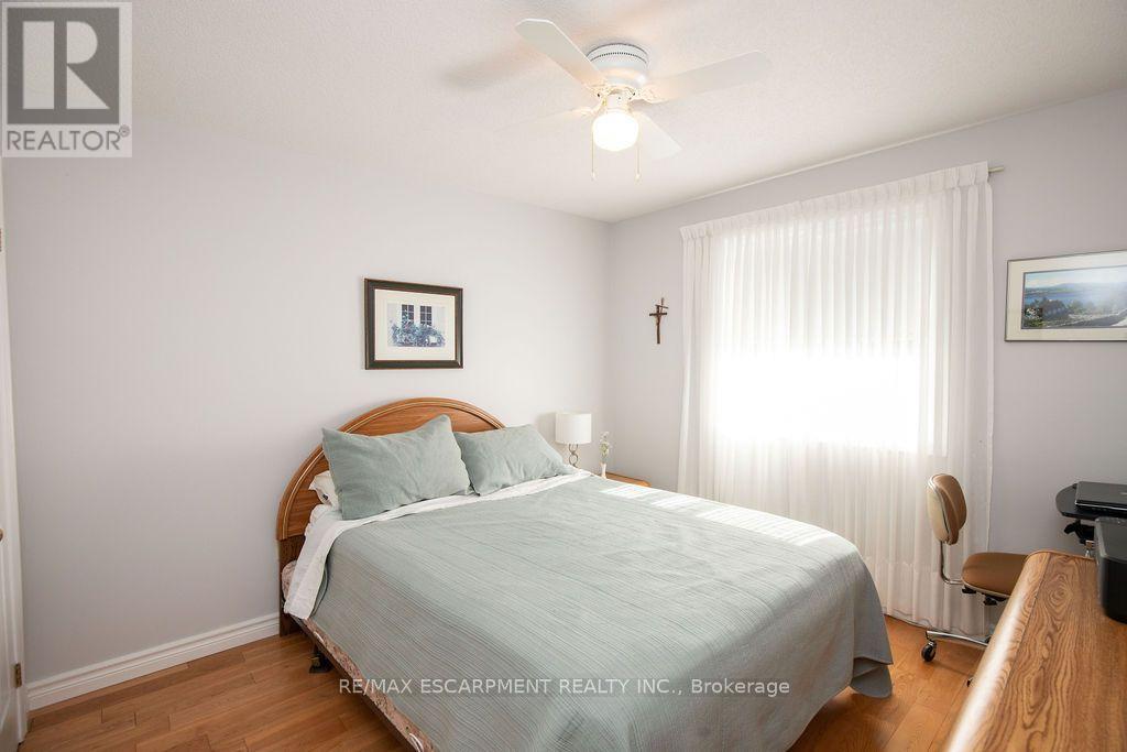 7 Falconridge Drive Property Photo 23
