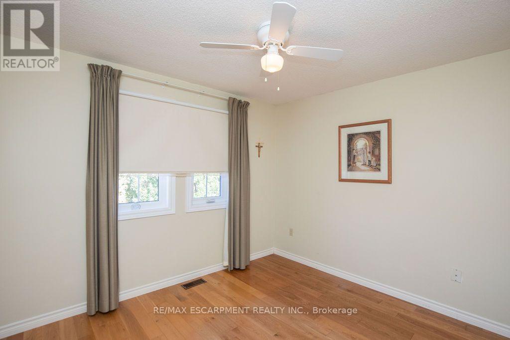 7 Falconridge Drive Property Photo 24