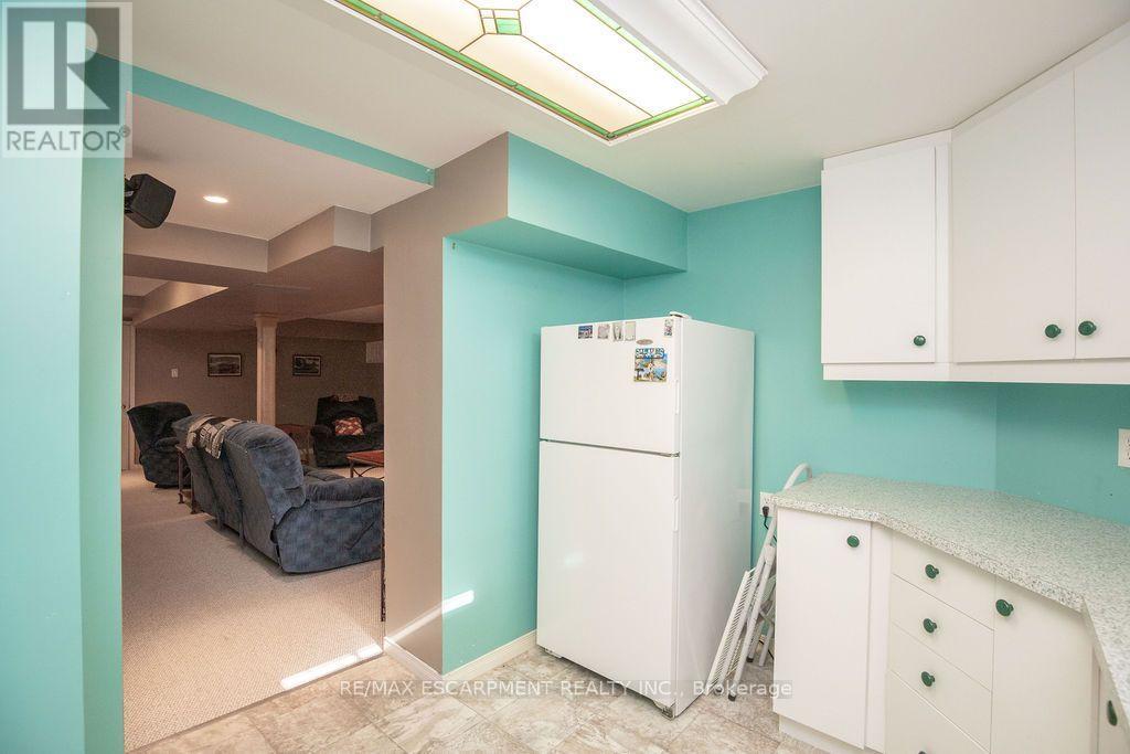 7 Falconridge Drive Property Photo 30