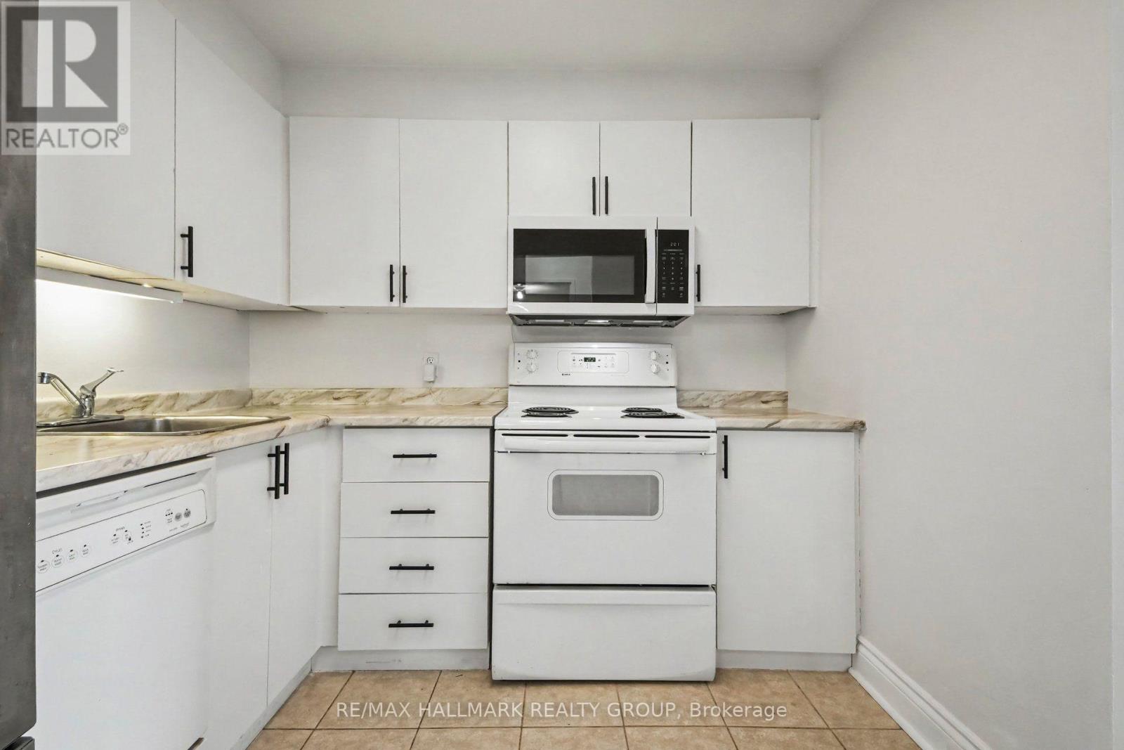 309 - 1440 Heron Road Property Photo 6