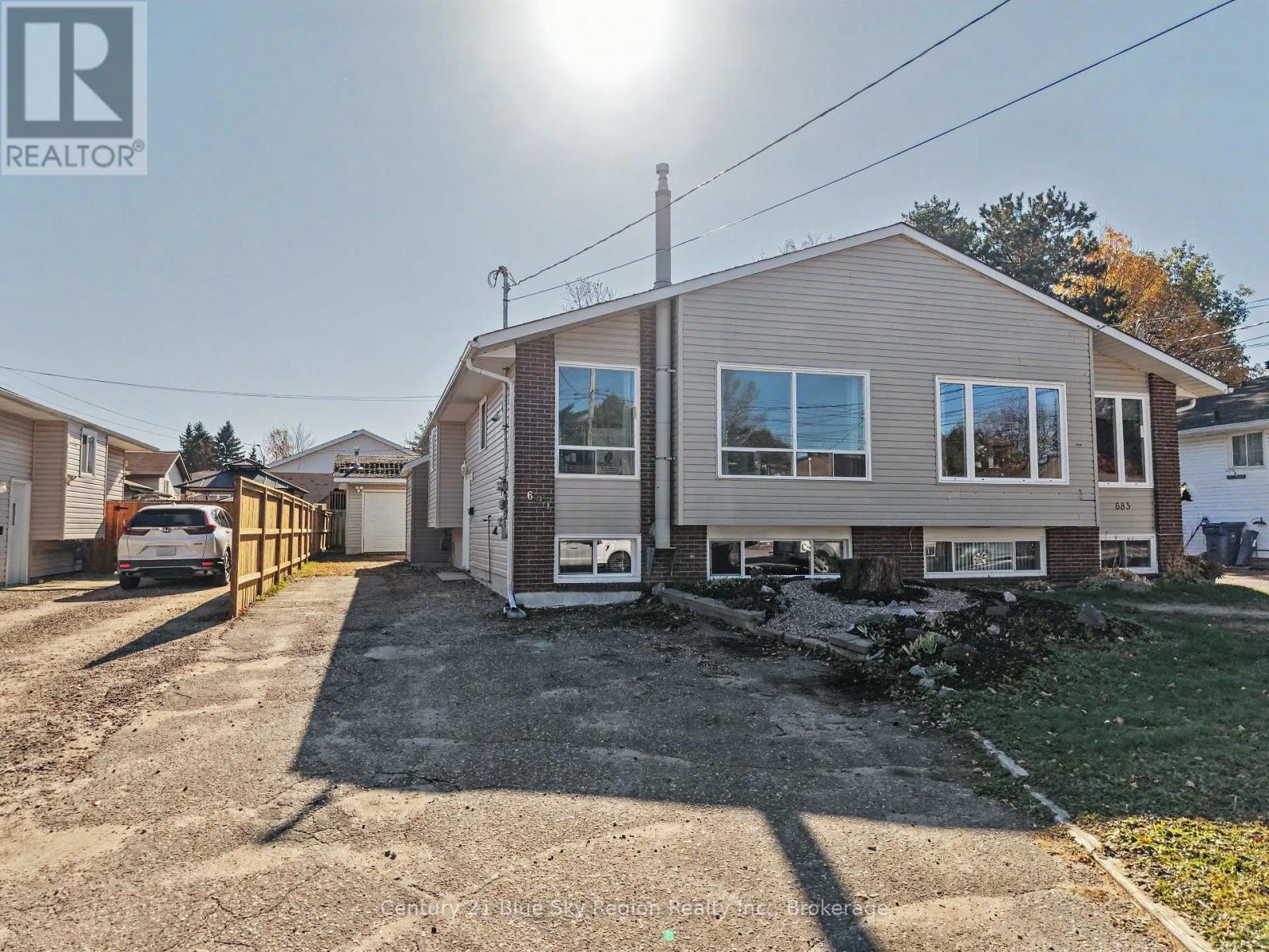 691 Robarts Avenue Property Photo 1