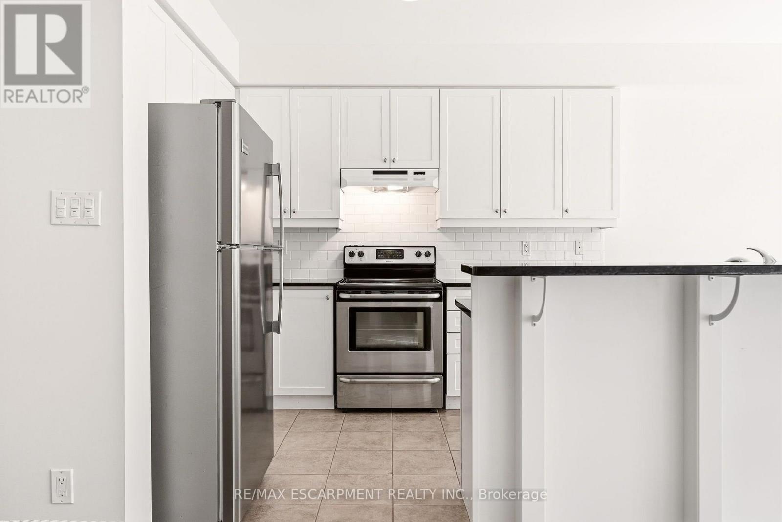 215 Nisbet Boulevard Property Photo 12
