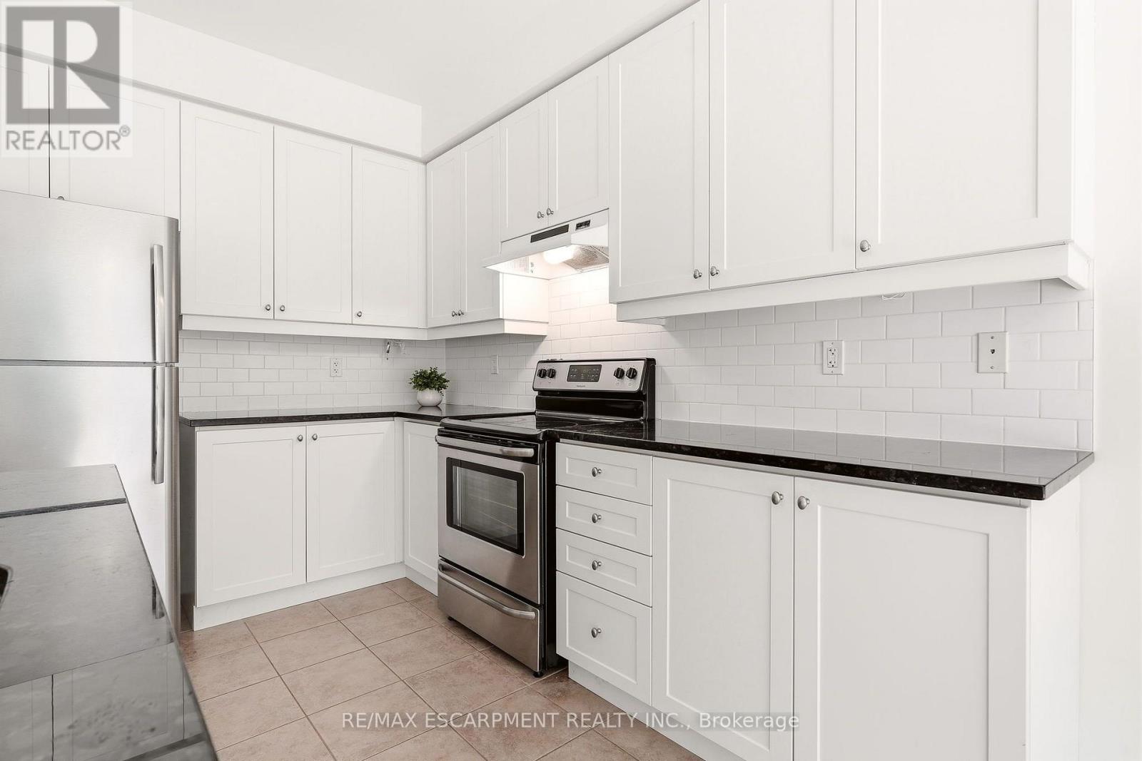 215 Nisbet Boulevard Property Photo 13