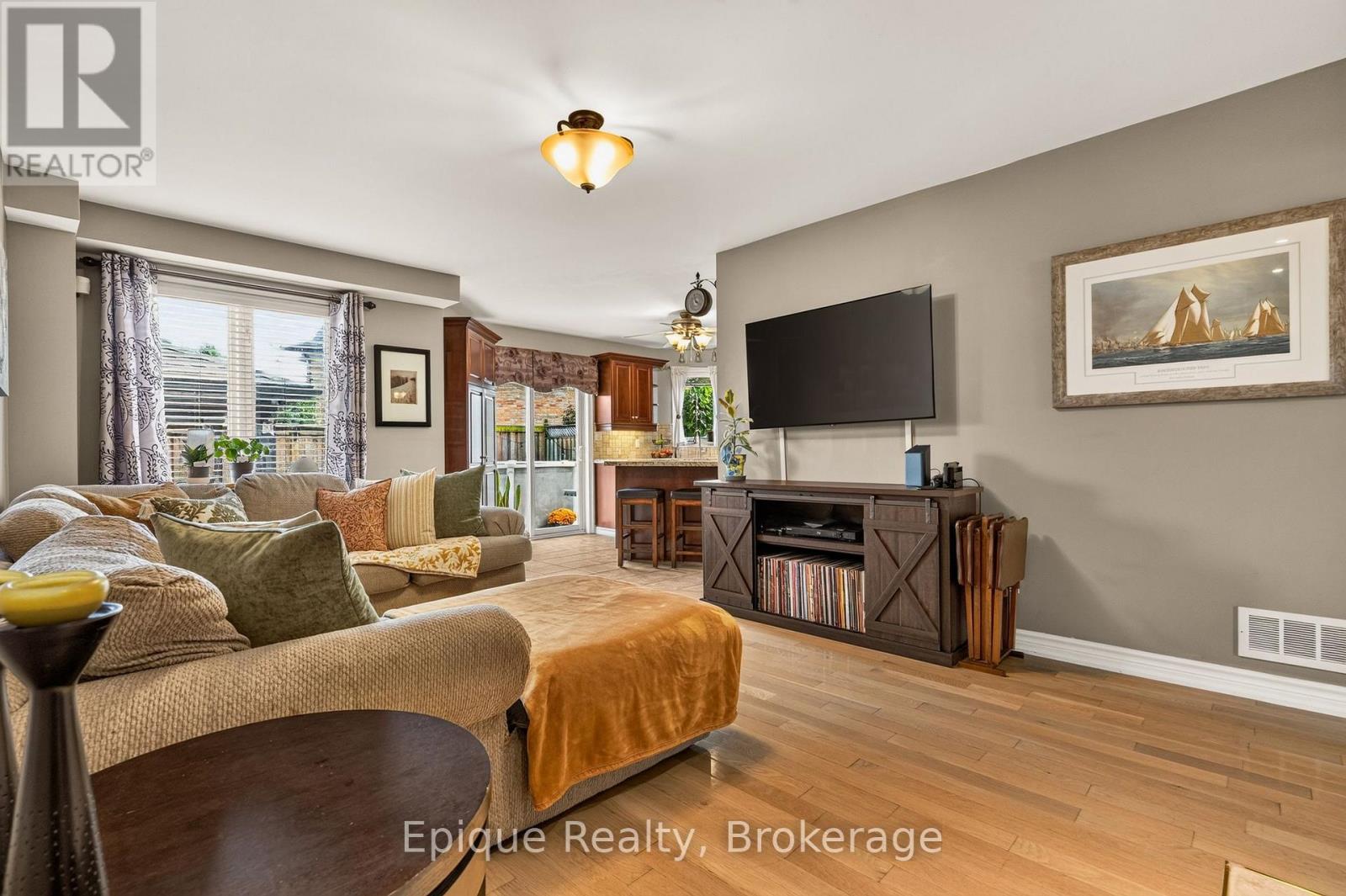 184 Locheed Drive Property Photo 15