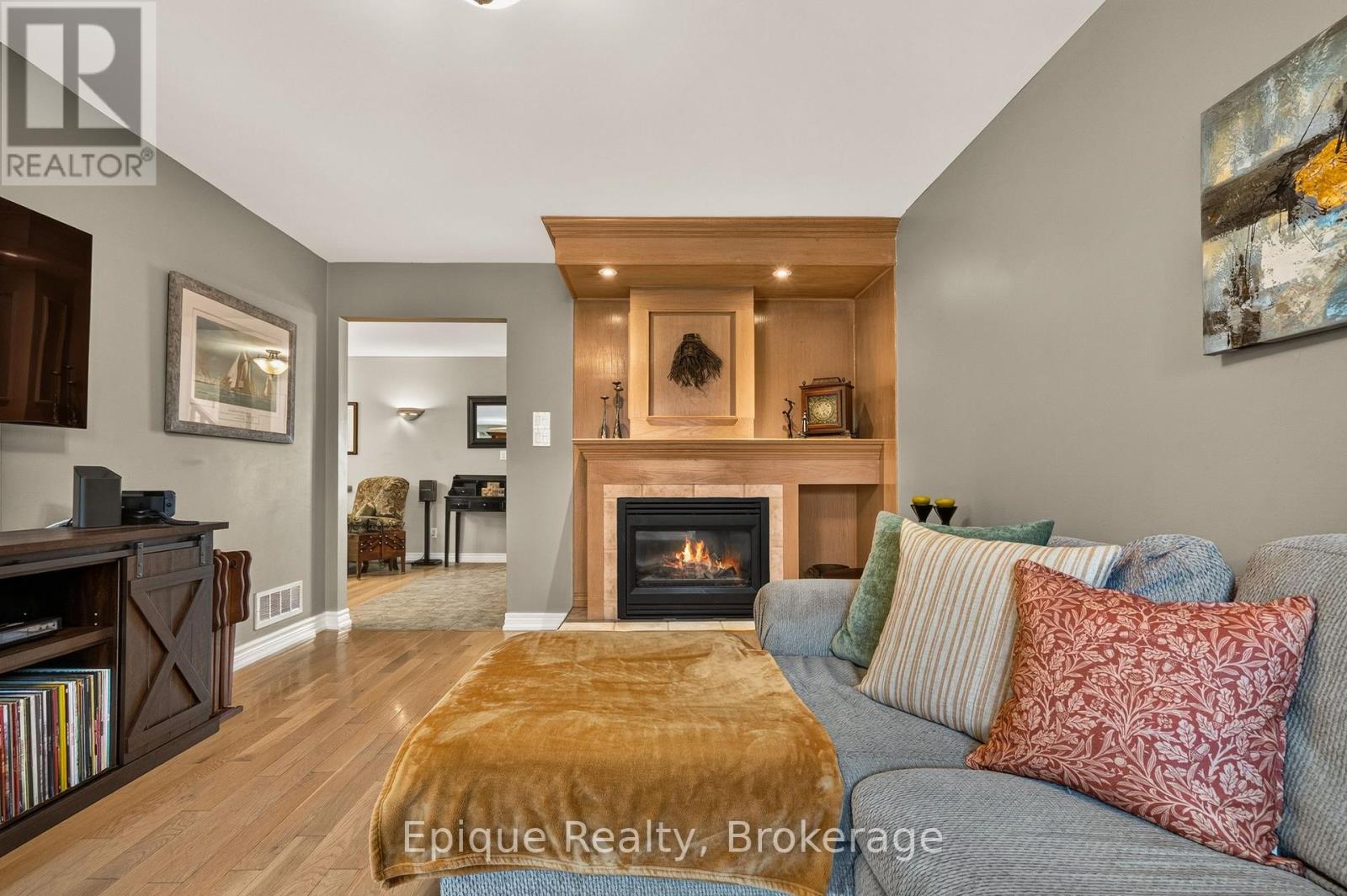 184 Locheed Drive Property Photo 16