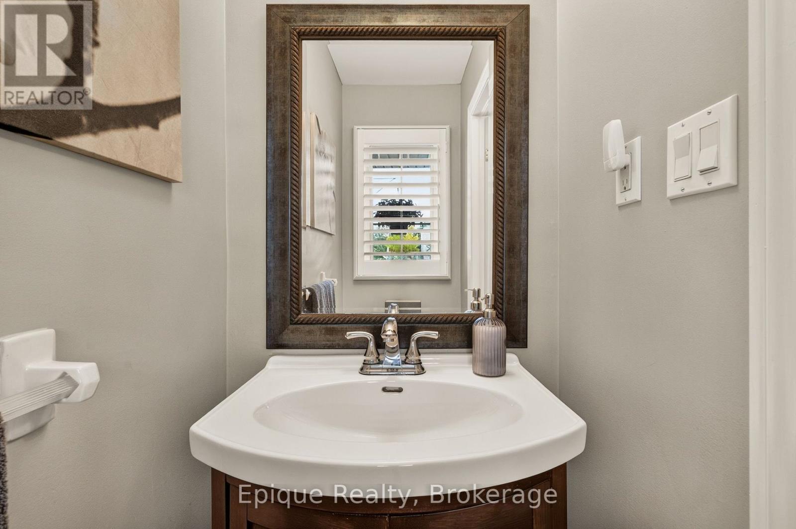 184 Locheed Drive Property Photo 17