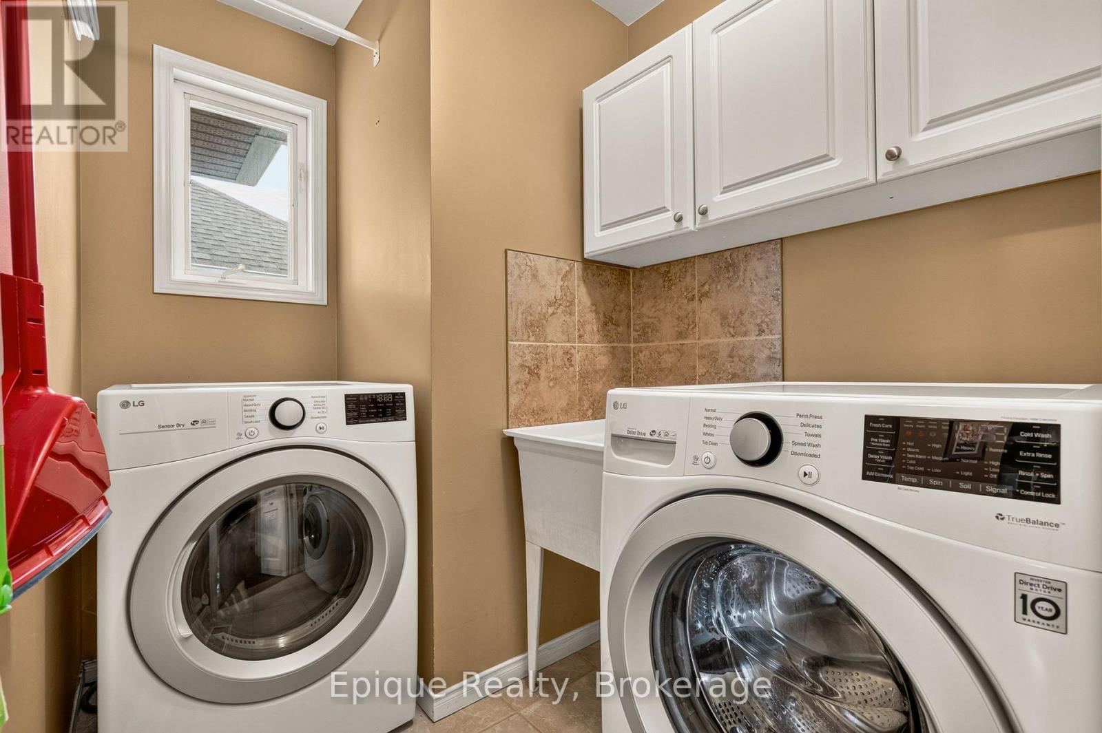 184 Locheed Drive Property Photo 30