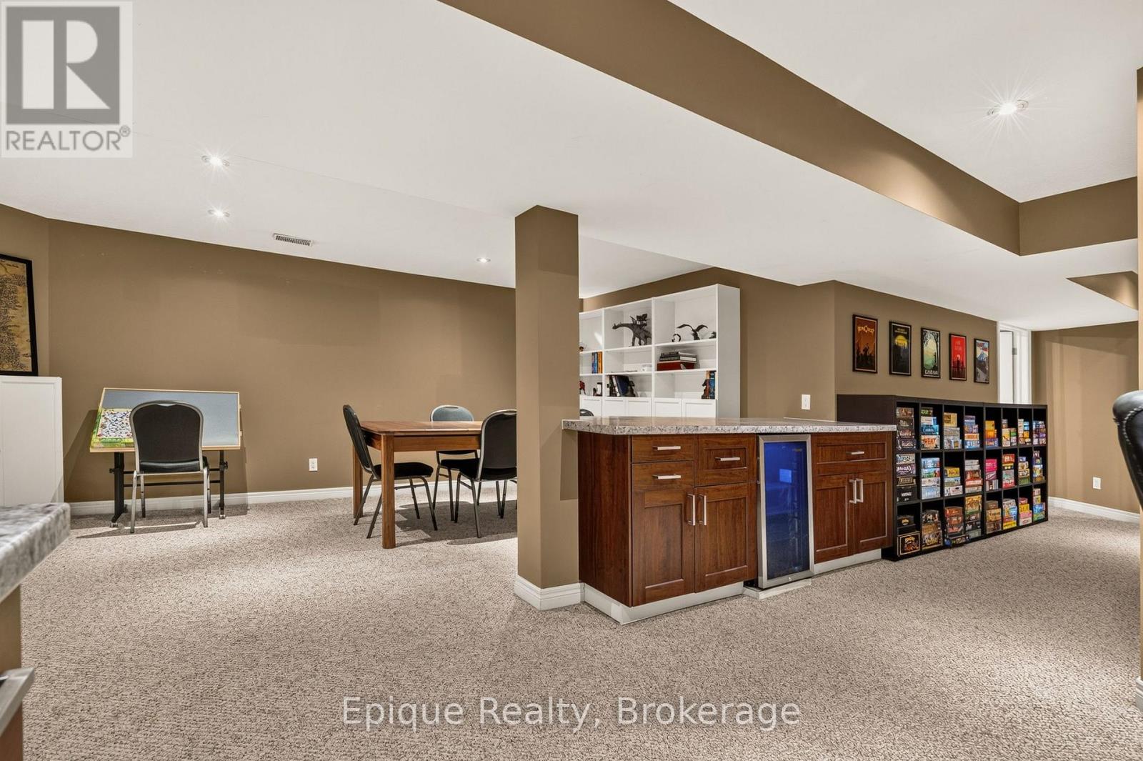184 Locheed Drive Property Photo 31