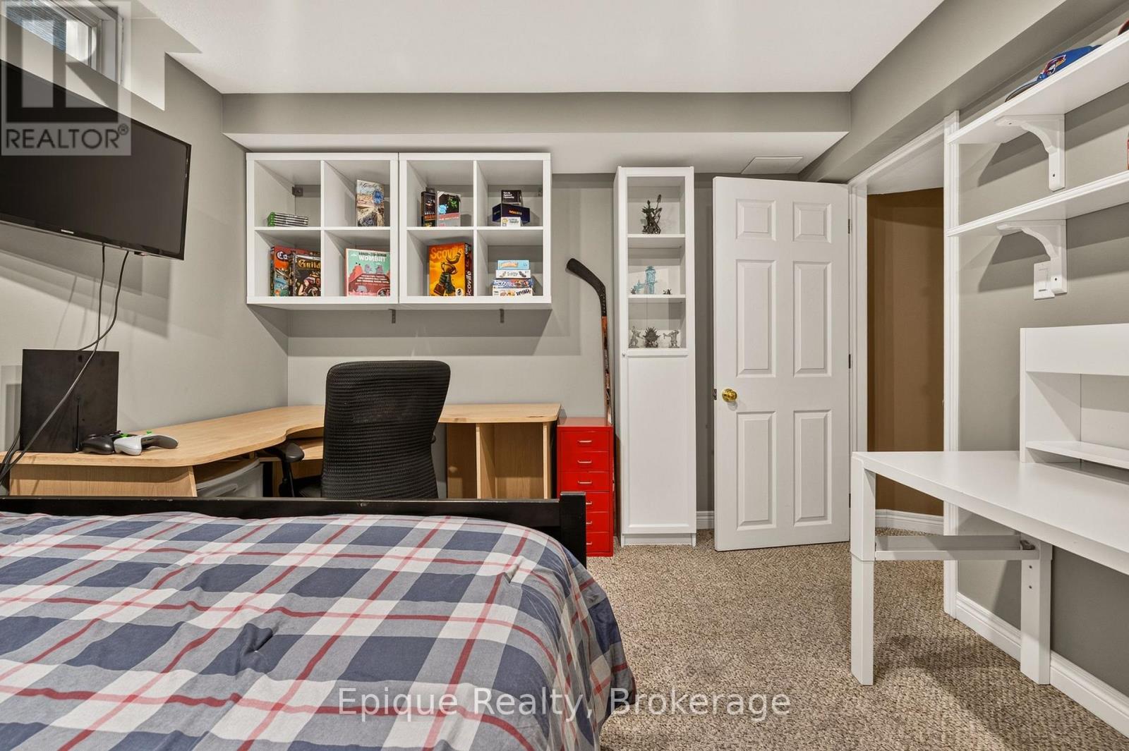 184 Locheed Drive Property Photo 33