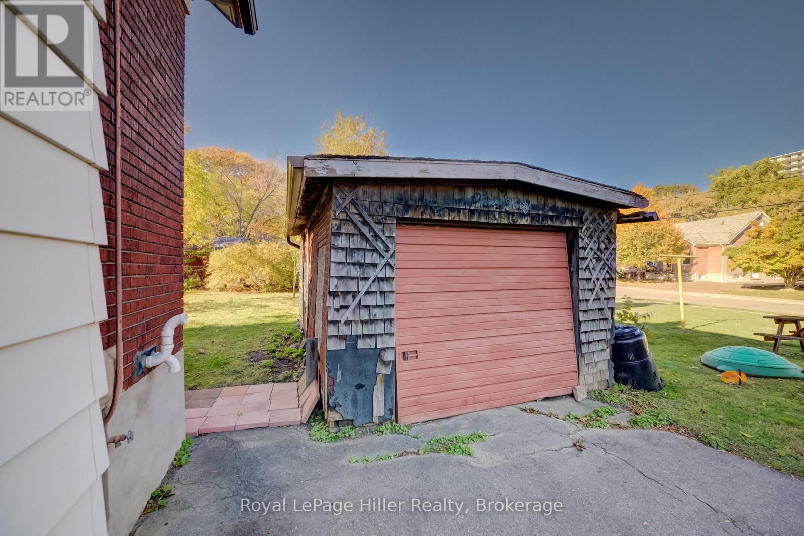 340 Guelph Street Property Photo 25