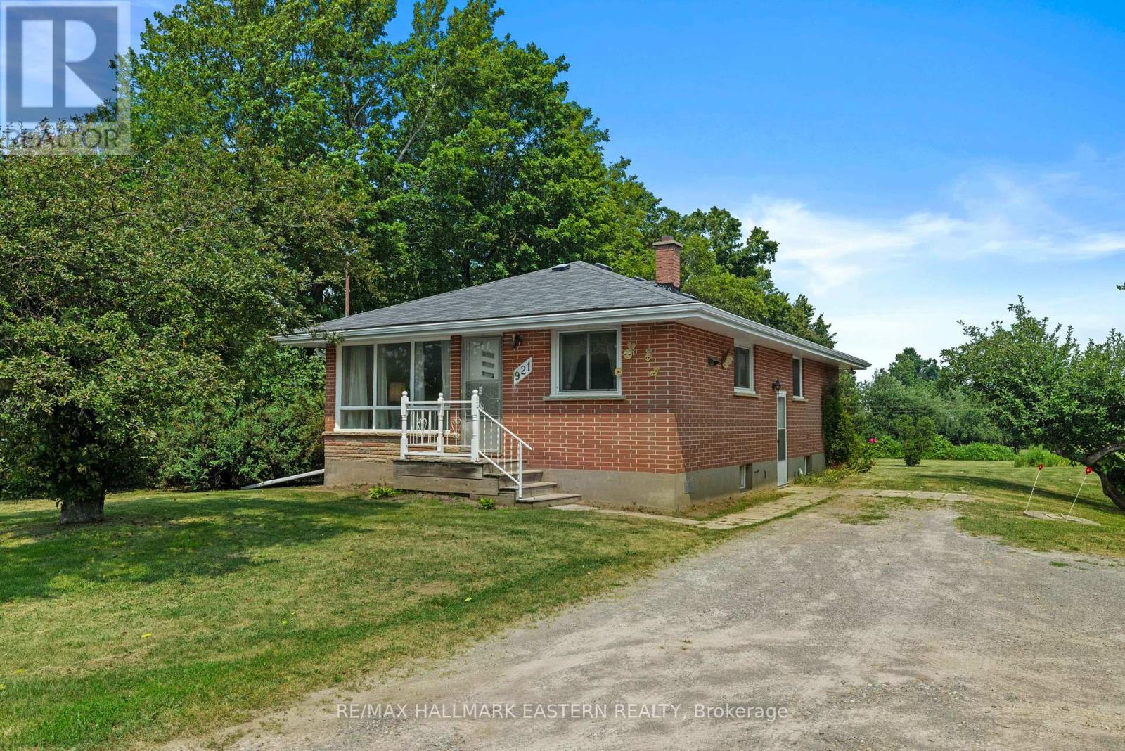 921 Robinson Road Property Photo 2