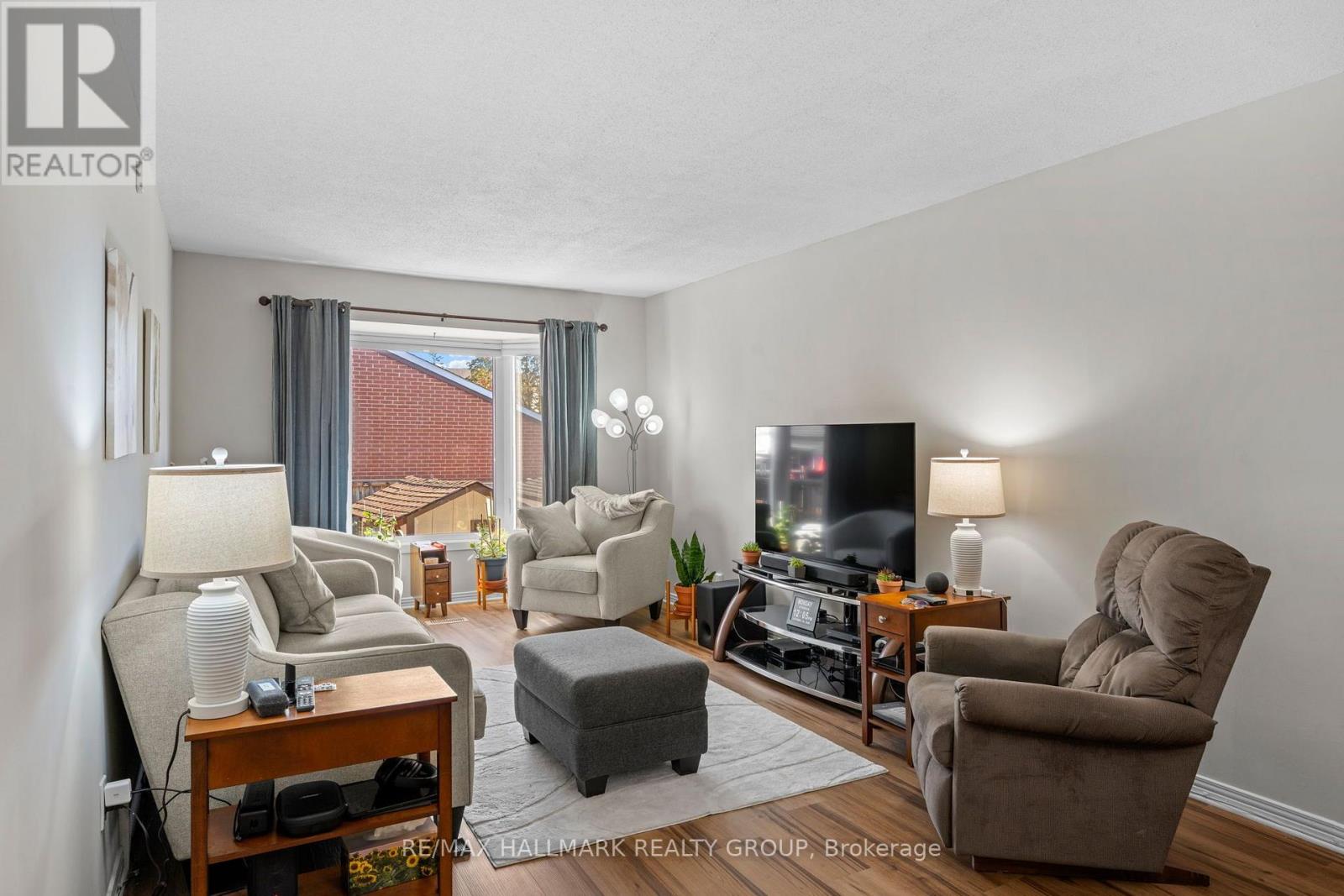 9 Fireside Crescent Property Photo 11