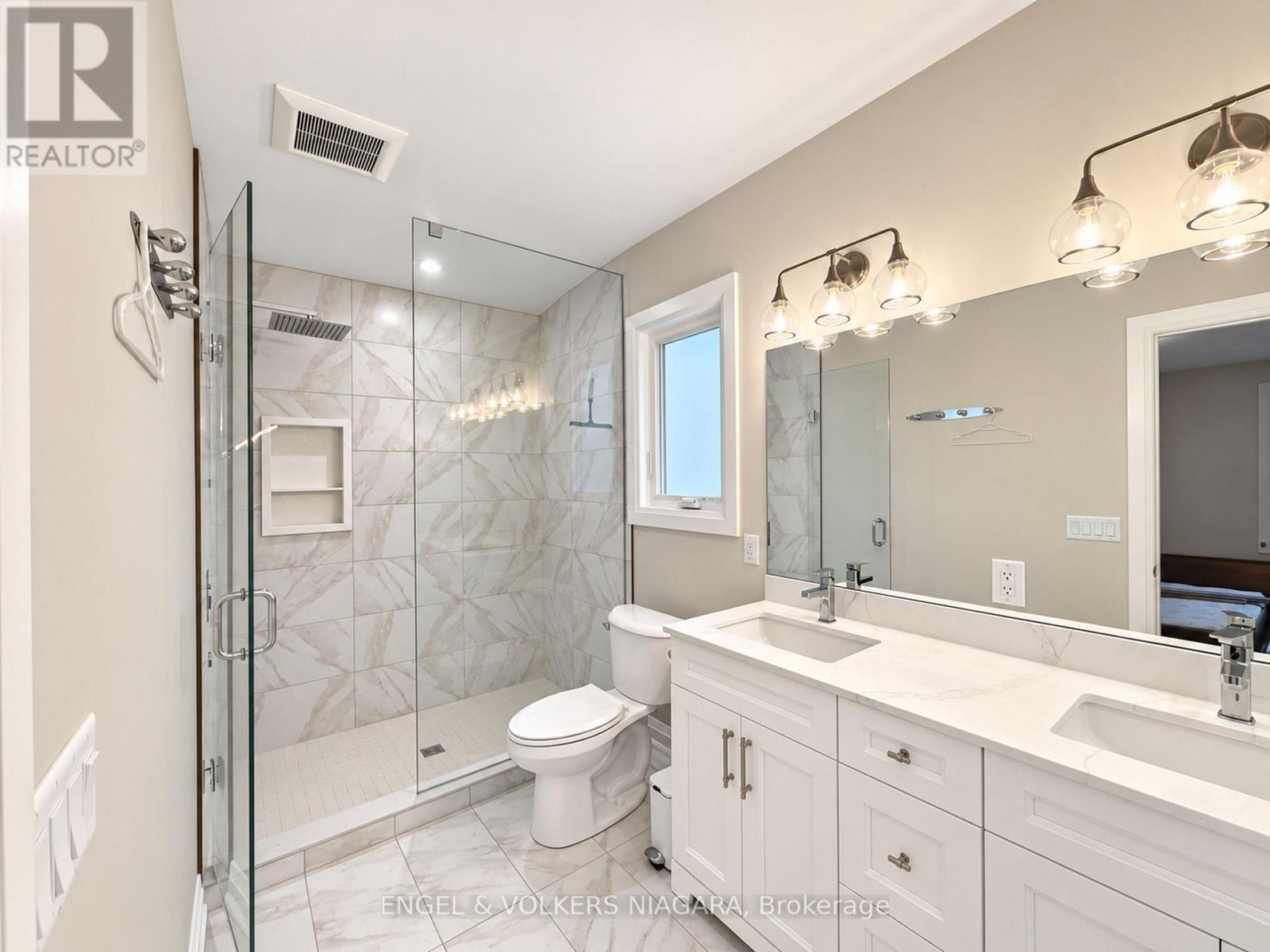 4499 Fourth Avenue Property Photo 39