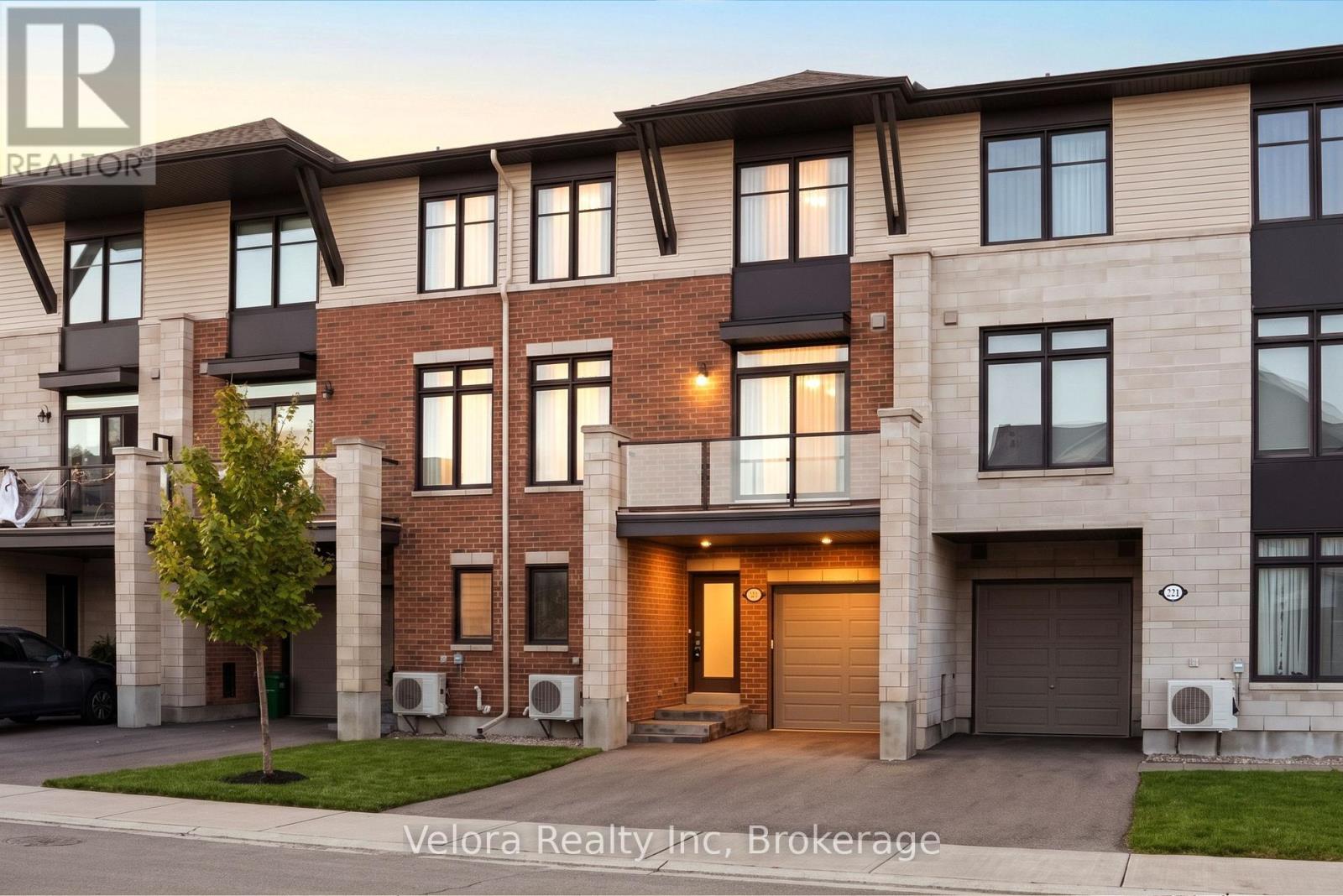 221 Pastel Way Property Photo 2