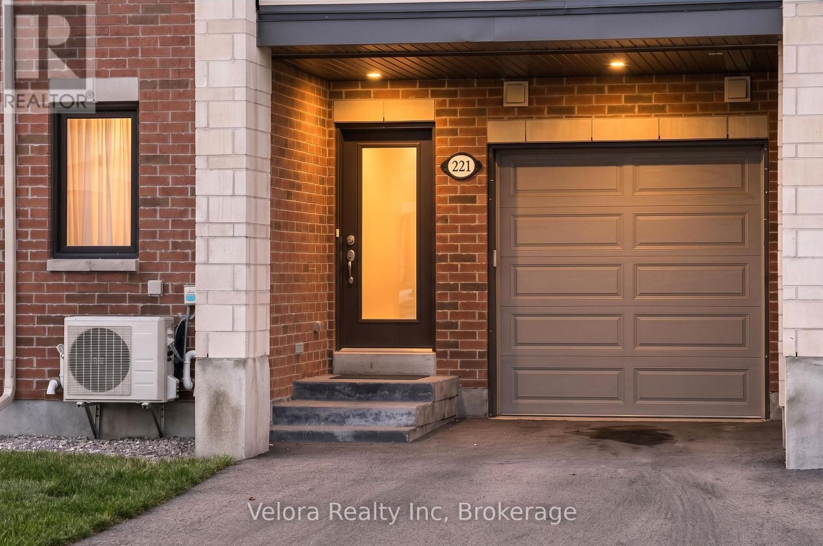 221 Pastel Way Property Photo 3