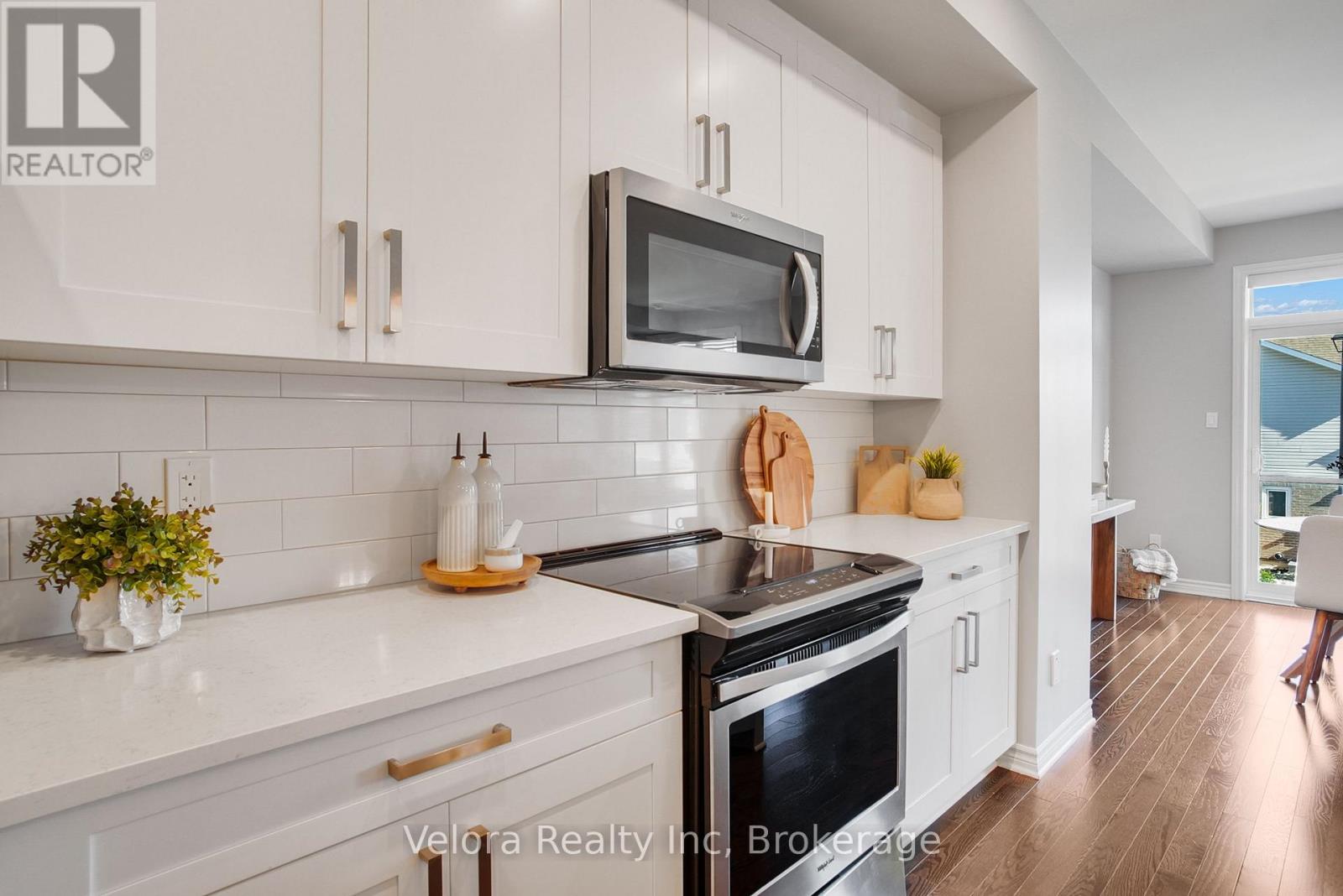 221 Pastel Way Property Photo 10